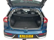 Kia Niro 1.6 GDi Hybrid DynamicLine | Trekhaak Vast + 13-Polige Stekker | All-Seasonbanden | Apple Carplay / Android Auto | Navigatiesysteem | Parkeersensoren + Camera Achter | Cruise Control | Rijstrooksensor + Correctie