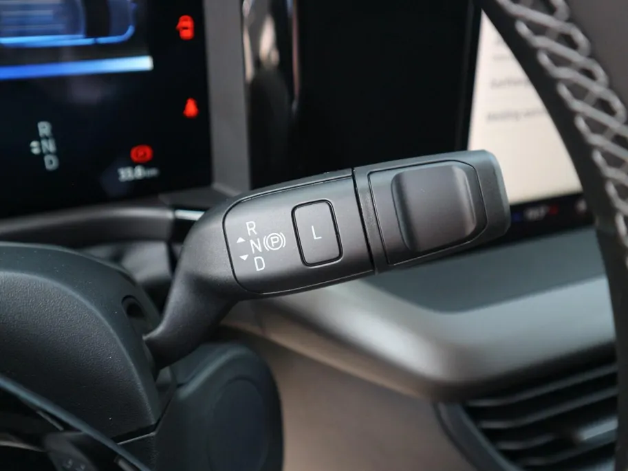 Ford E-Transit Courier Limited 44 kWh | TREKHAAK | NAVI | WINTERPACK |
