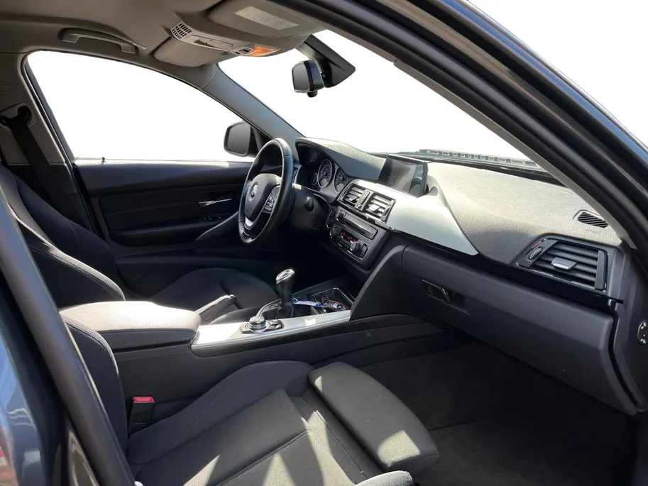 BMW 3 Serie Touring 316i Executive Sport NL Auto | unieke km.stand | navigatie | lm velgen | cruise | etc.
