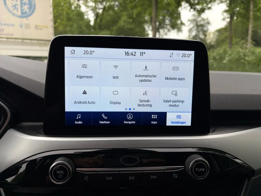 Ford Kuga 1.5 EcoBoost Titanium 150PK | Trekhaak (1800kg trekgewicht) | Navigatie | Parkeersensoren | Privacy Glass | Winter Pack