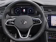 Volkswagen Tiguan 1.4TSIeHybrid 180kW/245PK R-Line Black Style · Panoramadak · Leder · 360°Camera + Parkeersensoren · Stoelverwarming · Elektr. stoelverstelling ·
