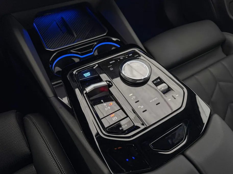 BMW i5 Sedan M60 xDrive 84 kWh