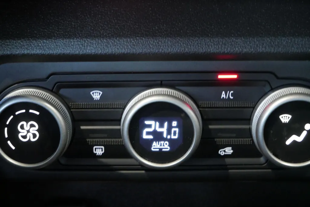 Dacia Sandero 1.0 TCe 90 Journey *Navi via Carplay*Camera*Climate Control*Parkeersensoren*Keyless Entry*Zeer nette auto!