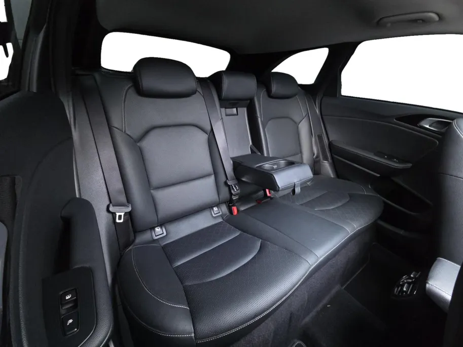 Kia Ceed Sportswagon 1.6I PHEV ExecutiveLine | Automaat | Dealer onderhouden | Panorama dak | Stoelverwarming en Ventilatie | Dodehoek Detectie | Leder | Carplay | Camera | Cruise Control Adaptief |