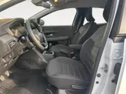 Dacia Sandero 90PK TCe Journey | Camera | Dode Hoek Detectie | Climate Control | Parkeersensoren | Apple CarPlay/Android Auto | Cruise Control | Full LED | 12 Maanden BOVAG Garantie