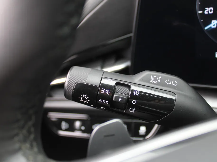 Kia Niro 1.6 GDi Hybrid ExecutiveLine | Automaat | Harman Kardon | Leder | Elek. Stoelverstelling met geheugen | Heads-up Display | Trekhaak | All season |