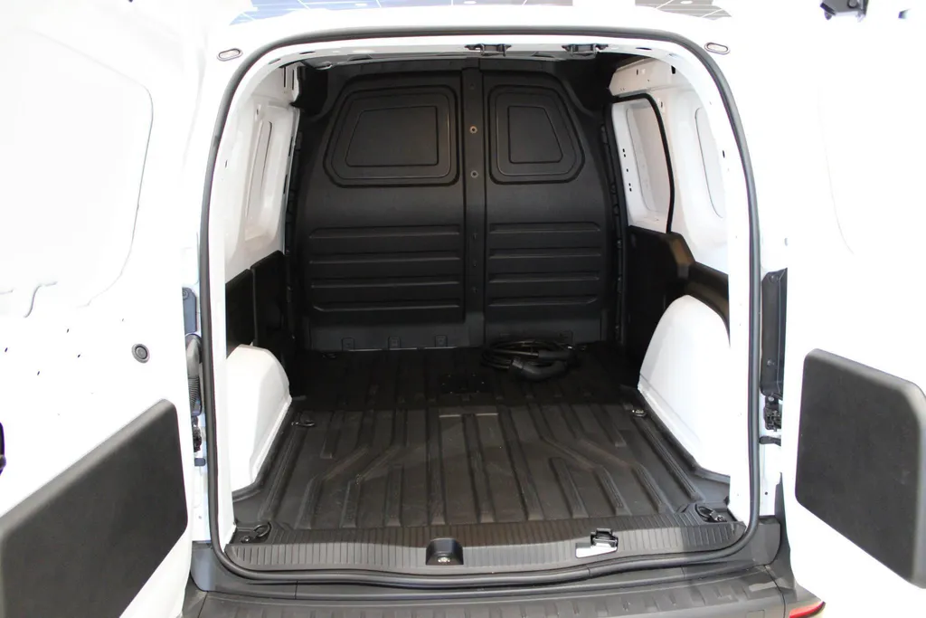 Nissan Townstar N-Connecta L2 44 kWh Nissan TOWNSTAR N-Connecta L2 45 kWh | 22% VOORRAAD KORTING | TREKVERMOGEN 1500KG | APPLE CAR/ANDROID AUTO | ECO LEDER |