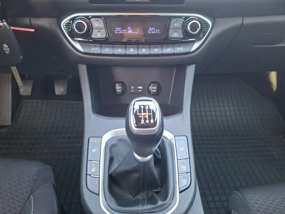 Hyundai i30 Wagon 1.0 T-GDI Comfort | Navigatie | Cruise | NU Rijklaarprijs! Incl.12 Maanden, APK, Onderhoudsbeurt etc! Premiumpakket gratis!