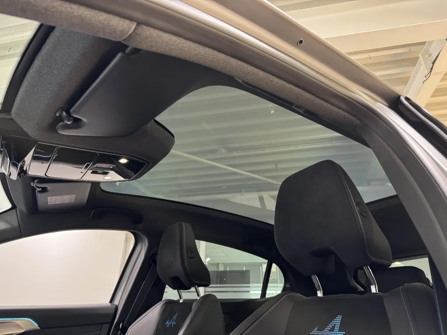 Renault Rafale 200PK E-Tech Full Hybrid Esprit Alpine Automaat | DEMO - Directie auto | Harman Kardon Audio | Head Up Display | Panoramadak | 4 Control | Matrix LED Koplampen | Camera | Climate Control | Apple CarPlay/Android Auto |