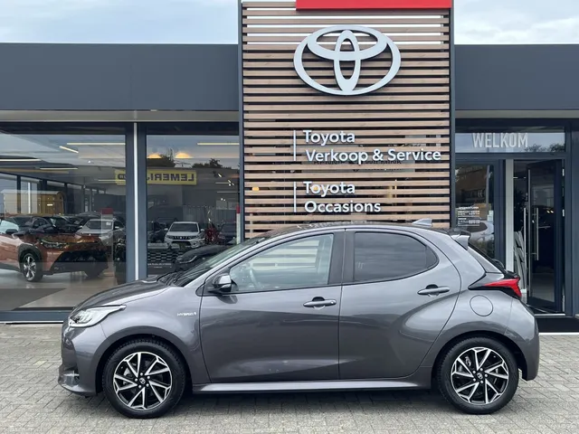 Toyota Yaris 1.5 Hyb. Dynamic Limited | Stoelverwarming | All Seasons