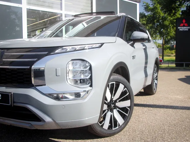 Mitsubishi Outlander 2.4 PHEV Instyle+