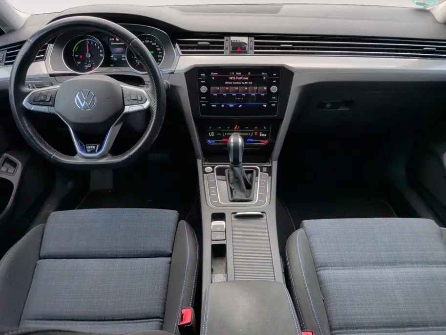 Volkswagen Passat Variant 1.4 TSI PHEV GTE Business | Top staat! | Trekhaak | Clima | NU Rijklaarprijs! Incl.12 Maanden, APK, Onderhoudsbeurt etc! Premiumpakket gratis!