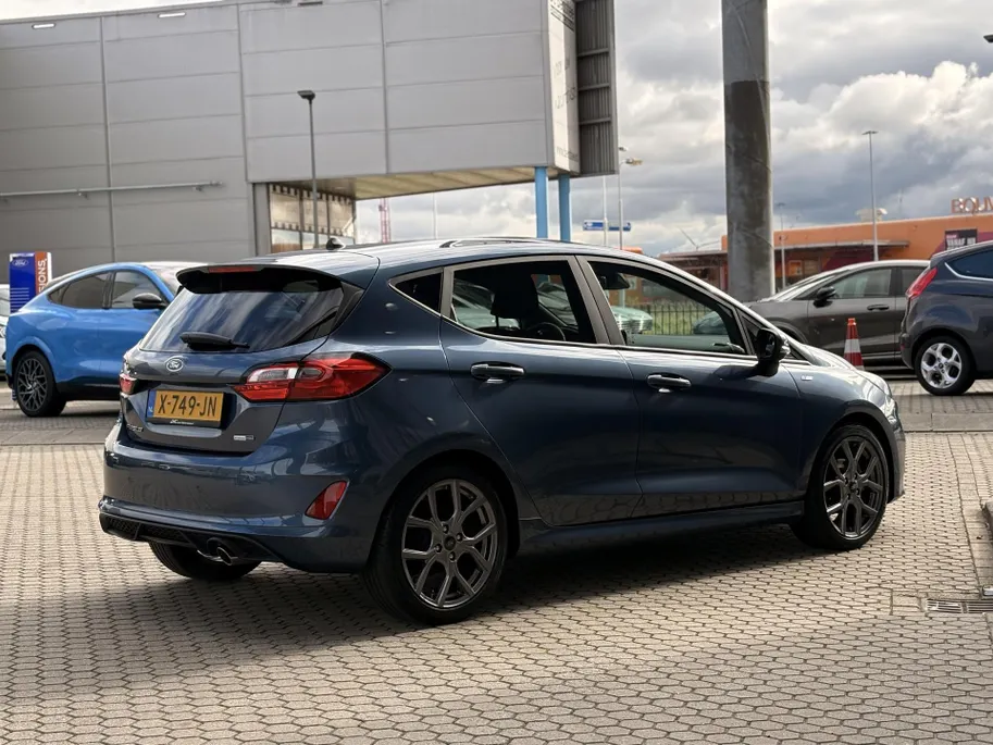 Ford Fiesta 1.0 EcoBoost Hybrid ST-Line Winter Pack I Apple Carplay/Android Auto I Lichtmetalen Velgen I LED Verlichting I