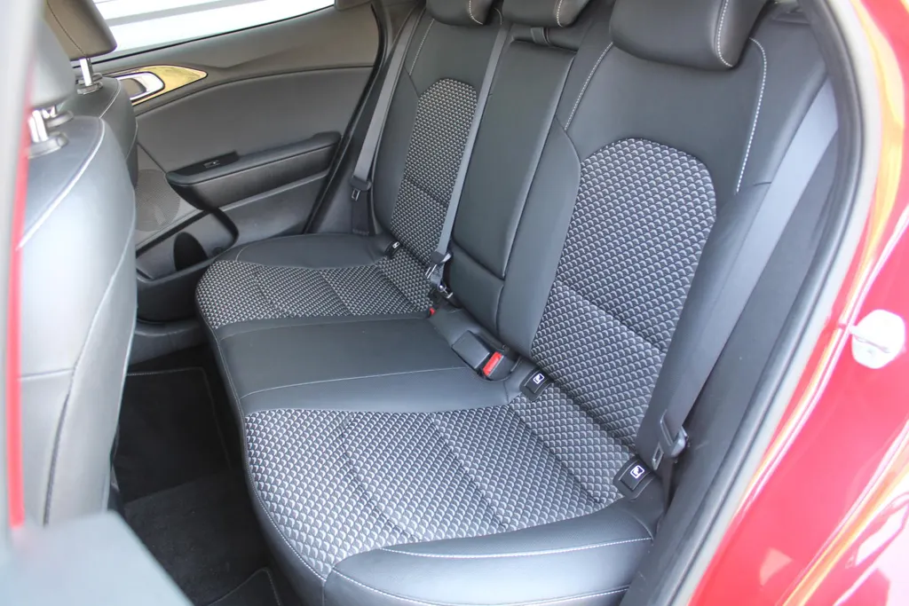 Kia XCeed 1.5 T-GDi DCT7 DynamicPlusLine | 18' LM | Keyless | Airco | Cruise | Navi | Camera | PDC |