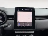 Renault Clio 1.6 E-Tech Full Hybrid 145 esprit Alpine | Automaat | Camera | Cruise & Climate Control | 9,3'' Inch Scherm | Full Led | Apple Carplay/Android Auto | Parkeersensoren | Sport Stoelen |