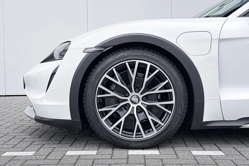 Porsche Taycan Cross Turismo 4 93 kWh