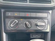 Volkswagen T-Cross 1.0 TSI Life NL Auto | 12-2019 | trekhaak | navigatie | Android-Auto | Apple CarPlay | etc.