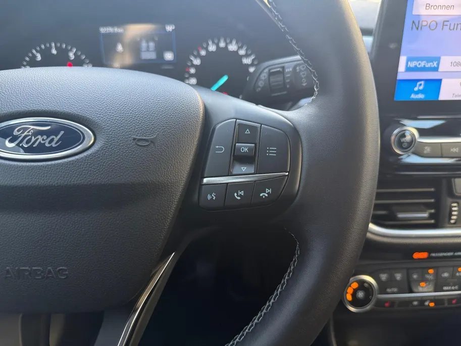 Ford Fiesta 1.0 EcoBoost Hybrid Titanium | Winterpack | Apple Carplay/Android Auto | Cruise Control | Keyless Entry | Parkeersensoren Achter |