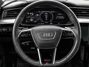 Audi e-tron Sportback 55 quattro S edition 95 kWh 408pk · SOH 99,2% · Panoramadak · 360 Camera · Bang & Olufsen Sound · Afneembare Trekhaak · Matrix LED · Apple/Android Car Play ·
