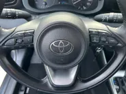 Toyota Yaris 1.5 Hybrid 115 Active | Super complete en leuke uitvoering! NU INCL. Premiumpakket gratis o.a. incl 12 maanden garantie! RIJKLAARPRIJS!!