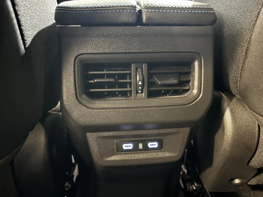 Renault Austral 200PK E-Tech Full Hybrid Esprit Alpine Automaat | 360 Camera | Elektrisch Verstelbare Stoelen | Apple CarPlay/Android Auto | Digital Cockpit | Climate Control | Stoelverwarming | Full LED | 20' Lichtmetalen Velgen |