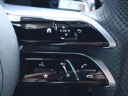 Mercedes-Benz A-Klasse 250 e Star Edition AMG Line | Panoramadak | Multispaak | LED | Burmester | Camera | LED | Automaat