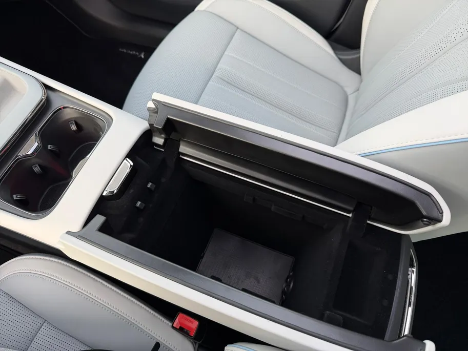 Voyah Courage Business Edition 80 kWh | Direct Leverbaar | Full Option | 360 Camera |