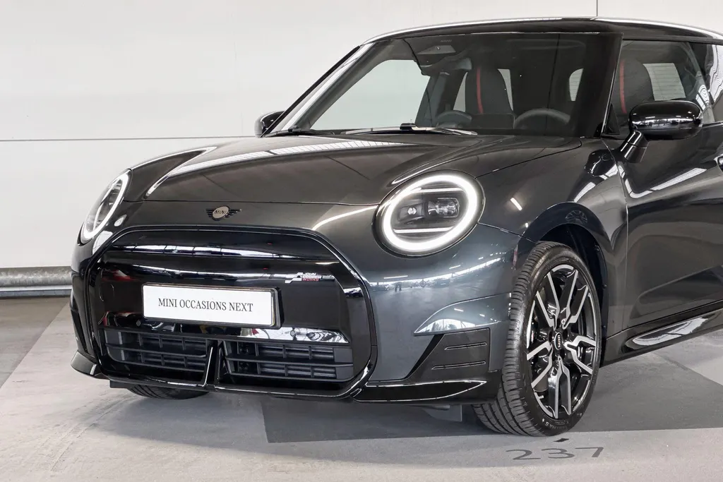 MINI Cooper 3-deurs Electric Cooper E John Cooper Works M 40.7 kWh