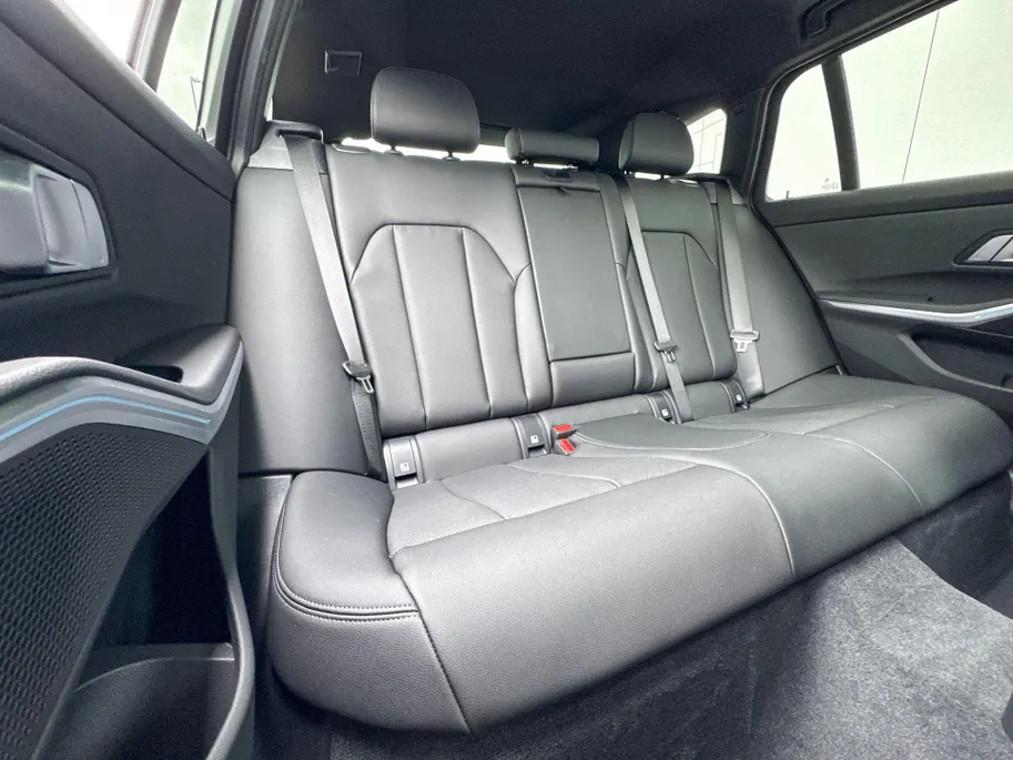 BMW 3 Serie Touring 330e