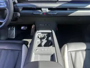 Kia EV9 GT-line AWD 99,8 kwh 7 zits | 385 PK | Geventileerde/verwarmde stoelen | Wireless Carplay & Android auto | 2.500 kg trekgewicht | Meridian | Fabrieksgarantie t/m 19-6-2033 +3x 1 jaar*  | NAP