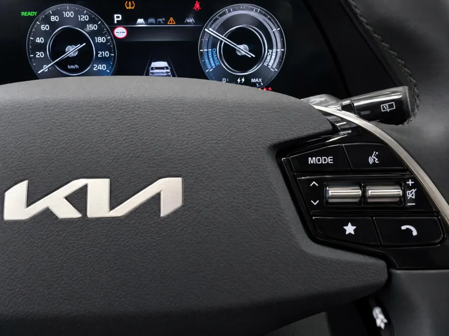 Kia Niro EV DynamicLine 64.8 kWh 100% SOH | Navigatie | Climate control | ACC | Achteruitrijcamera |