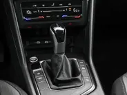 Volkswagen Tiguan 1.4 TSI eHybrid 245pk DSG Life Business · Camera · Inklap. Trekhaak · Dodehoeksensor · ACC · Keyless · Elek. Achterklep · Apple/Android Car Play ·