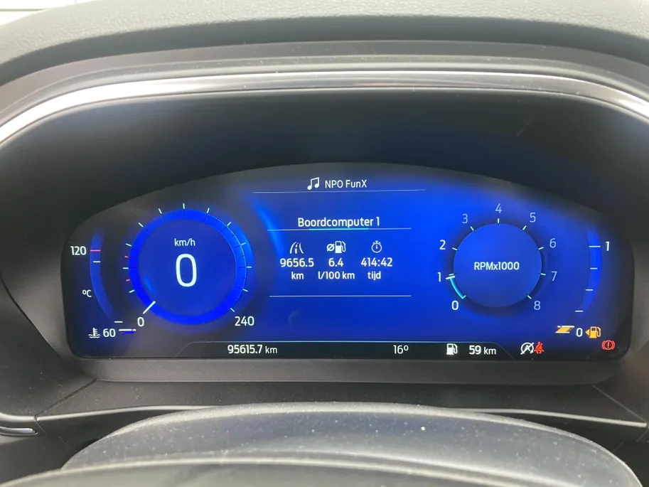 Ford Focus 1.0 EcoBoost Hybrid 125 pk Titanium X Wagon Navigatie - Apple Carplay/ Android Auto - Camera - Draadloos opladen telefoon - Elektrische achterklep