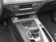 Audi Q5 55 TFSIe 270kW/367PK quattro S Line Competition · Luchtvering · Panoramadak · Leder · Camera · Apple/Android Car Play · Elektrische stoelverstelling · Stoel & Stuurwielverwarming · Adaptive Cruise Control ·