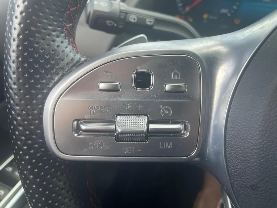 Mercedes-Benz GLA 180 Business Solution AMG *Automaat*Navi+Camera*Trekhaak*Stoelverwarming*Elekt. Achterklep.*1ste Eigenaar!