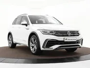 Volkswagen Tiguan 1.4 TSI 245pk DSG eHybrid R-Line Business · Camera · Apple/Android Car Play · Navigatie · P-Sensoren · 19'' Inch ·