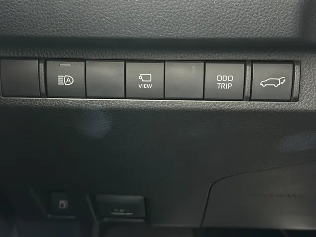 Toyota RAV4 2.5 PHEV Bi-Tone+ AWD | Trekhaak | Panoramadak | Stoel Verwarming & Ventilatie |