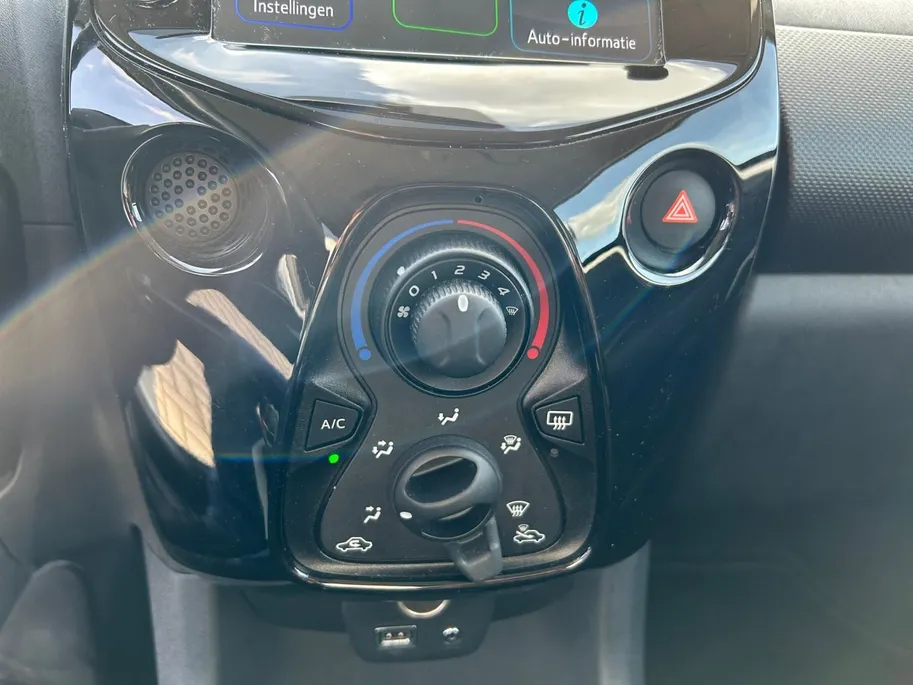 Citroën C1 1.0 VTi Feel Vol opties! o.a. A.Camara, Bluetooth, elek. ramen etc.! NU RIJKLAARPIJS incl. 12 maanden garantie! Premiumpakket GRATIS!