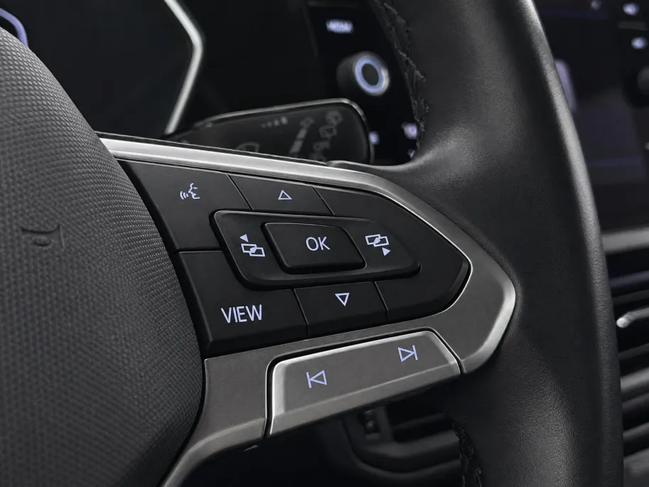 Volkswagen T-Cross 1.0 TSI 110pk R-Line · Apple/Android Car Play · P-Sensoren · Navigatie · Virtual Cockpit · 18'' Inch ·