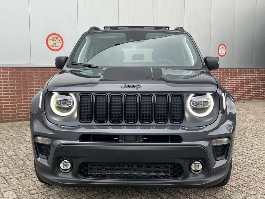 Jeep Renegade 4xe 240 PK Hybrid North Star | Pano | Safety | Winter | 18' VERKOCHT