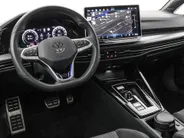 Volkswagen Golf 1.5 eHybrid 272pk DSG GTE · Panoramadak · 360 Camera · Head-Up Display · Matrix LED · Optiekpakket Zwart · Dodehoeksensor · Garantie t/m 10-11-2030 of 100.000km