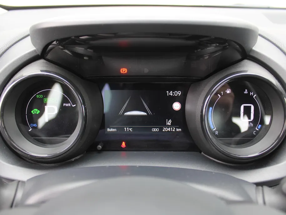 Mazda 2 Hybrid 1.5 Agile | Comfort pakket | Trekhaak | CarPlay | Camera | Stuur-/stoelverwarming | Cruise adapt. | 15' LM |