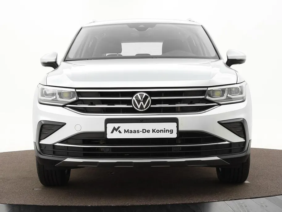 Volkswagen Tiguan 1.4 TSI 245pk DSG eHybrid Elegance · 360 Camera · Wegklapbare Trekhaak · Apple/Android Car Play · Dodehoek Detectie · 18'' Inch · Stoel & Stuurwiel verwarming ·