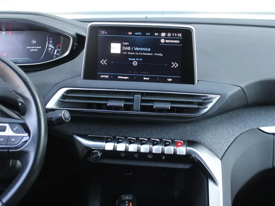 Peugeot 3008 1.6 e-THP Allure | Trekhaak | Navi | Elektr. achterklep | Camera | Apple Carplay/Android Auto | Cruise | 18' LM | All seasons |