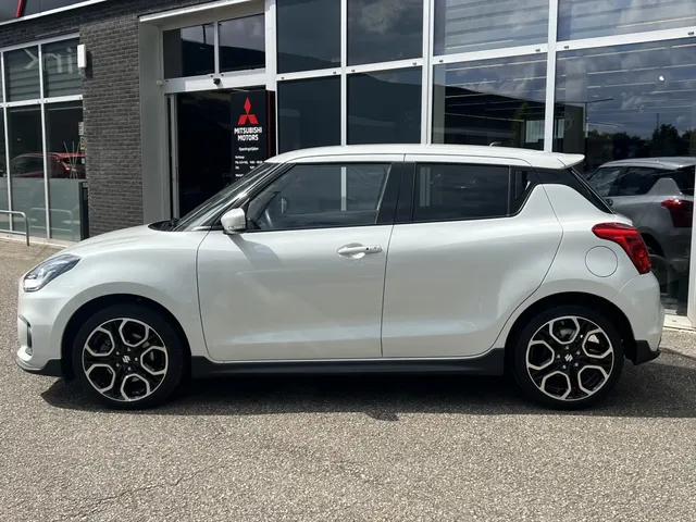 Suzuki Swift 1.4 Sport Smart Hybrid | Navi | Camera | 14483km