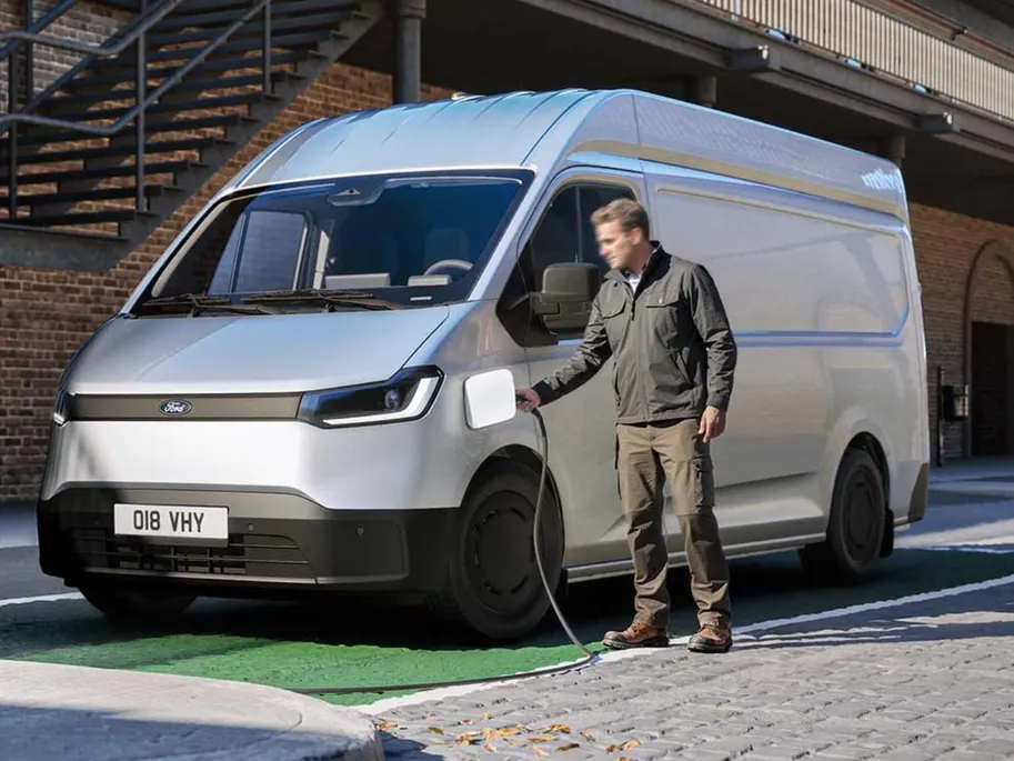 Ford Transit City 330 GB Trend L2H2 56 kWh 150 pk FWD | 12,3 scherm met apple car play & android auto | Adaptive cruise control | Parkeersensoren voor en achter | Achteruitrijcamera | Bijrijdersbank | Vanaf heden bestelbaar! - Bezichtigen vanaf Q4-2026