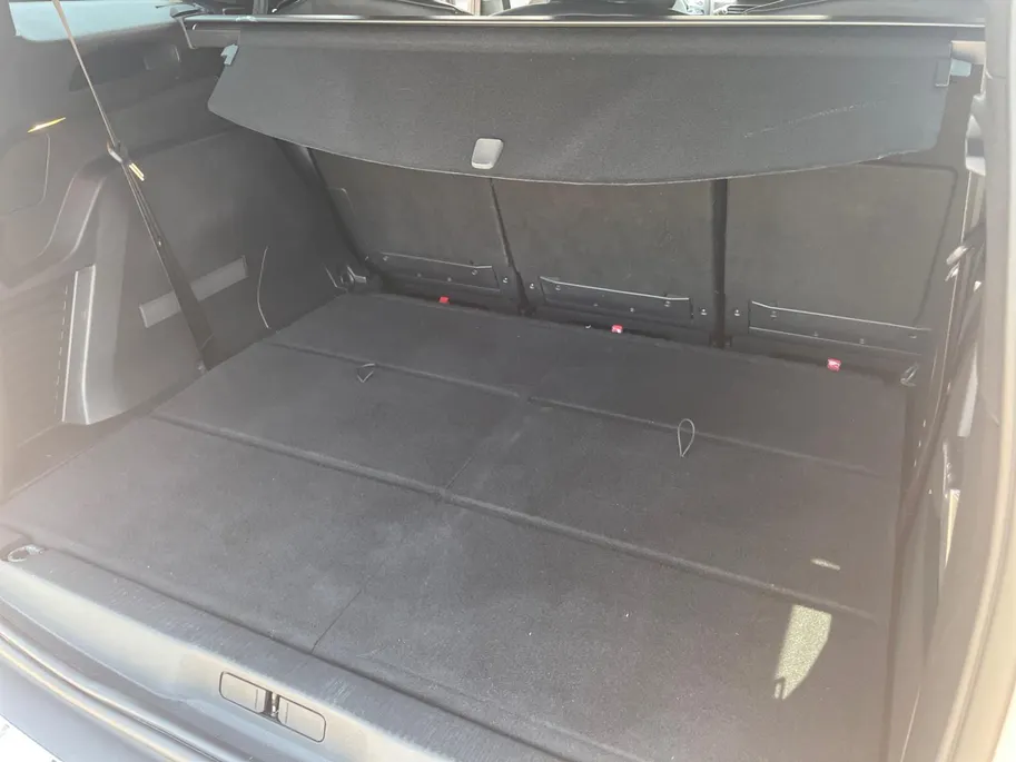 Peugeot 5008 1.2 Hybrid 136 GT *Automaat*Navi+Camera*Climate*Parc Assist*7 Stoelen*RIJK UITGERUST!