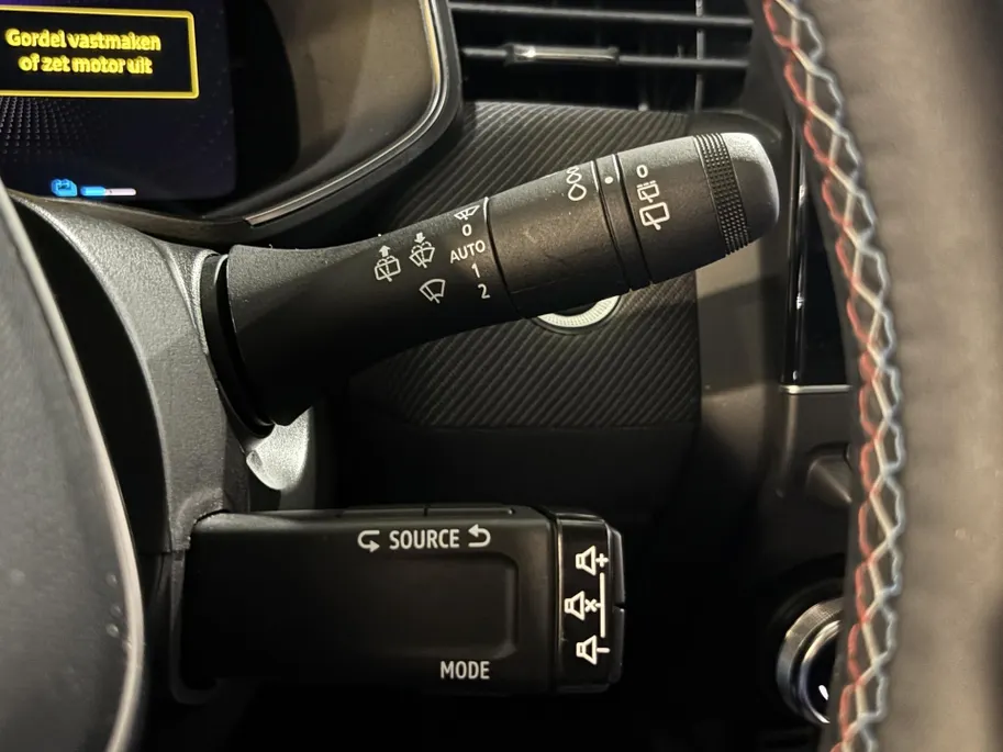 Renault Clio 145PK E-Tech Full Hybrid Esprit Alpine Automaat | DEMO | Bose Audio | Stoelverwarming | 360 Camera | Digital Cockpit | Apple CarPlay/Android Auto | Licht & Regen Sensor | Navi |