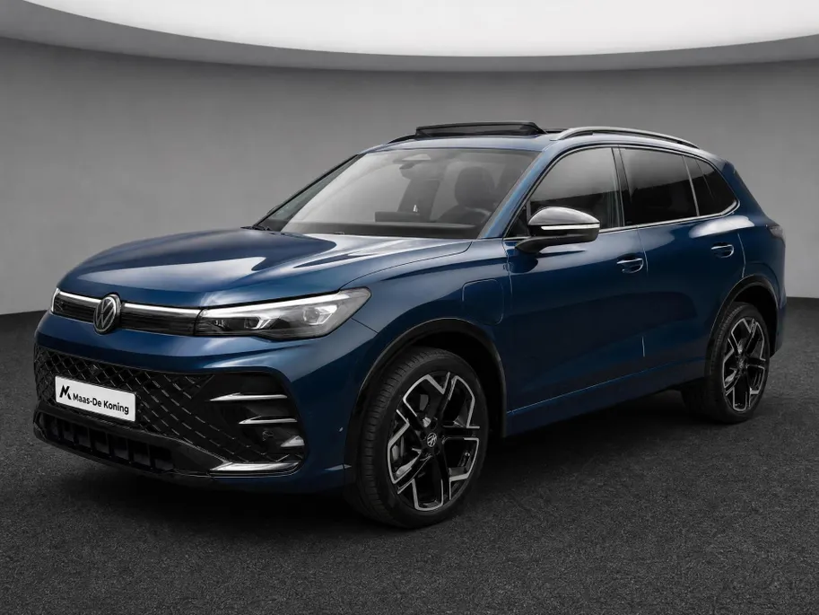 Volkswagen Tiguan 1.5 eHybrid 272pk DSG R-Line Edition · Panoramadak · Inklap. Trekhaak · 360 Camera · Leder Varenna · Elek. Stoelen + Massage · Head-Up Display · Harman Kardon · Garantie t/m 19-05-2030 of 100.000km