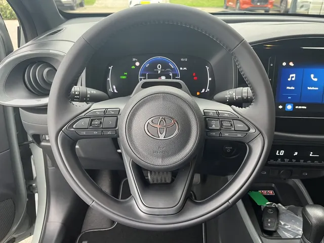 Toyota Aygo X Hybrid 115 Pulse | Easy Pack | Parkeersensoren V + A